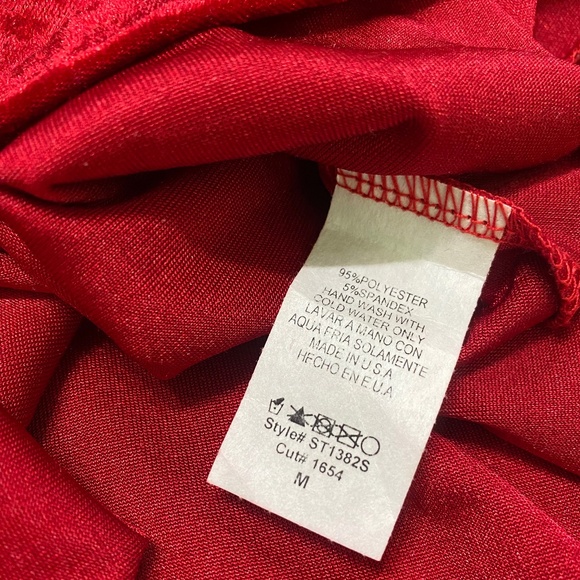 Like New - Heimish USA Cold Shoulder Top (M) - Picture 6 of 7